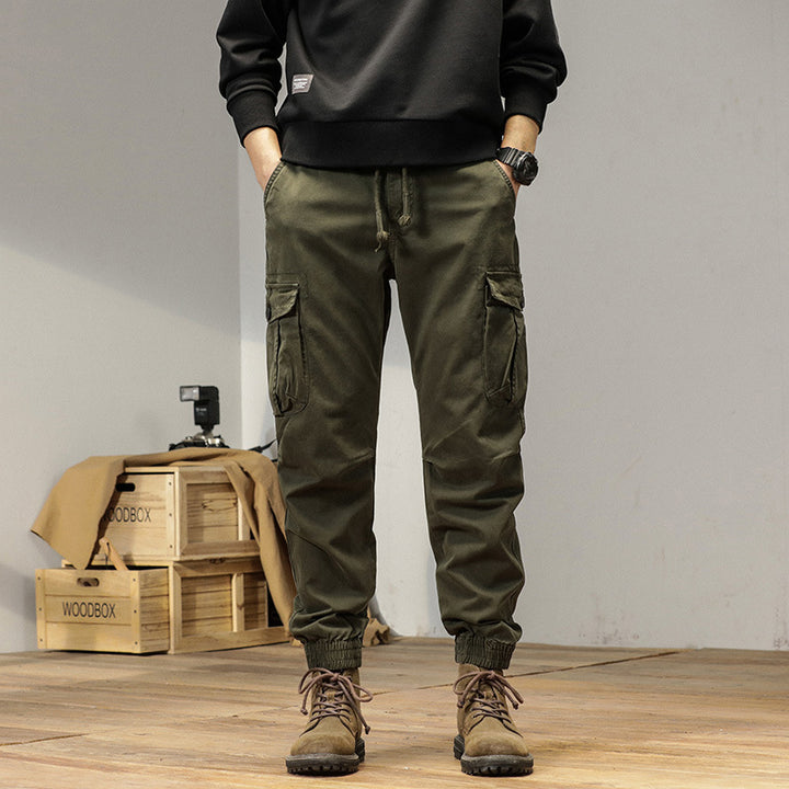 Herren Tapered Cargo-Jogger aus robustem Twill mit Tunnelzugbund, aufgesetzten Klappentaschen und gerippten Knöcheln Drune