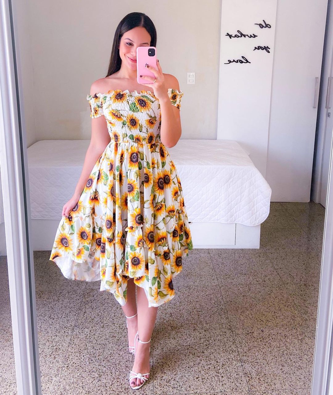 Damen Sommerliches Off-Shoulder Kleid mit farbenfrohem Schmetterlingsmuster und geschmeidigem Faltenwurf Drune