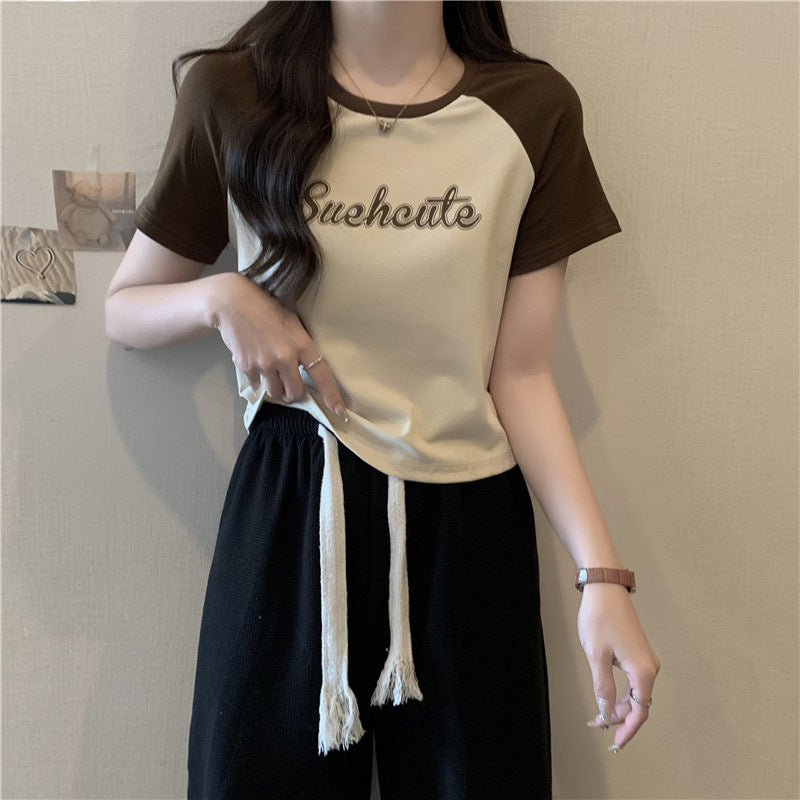 Damen Cropped Graphic T-Shirt mit Verspielt Schriftzug Drune