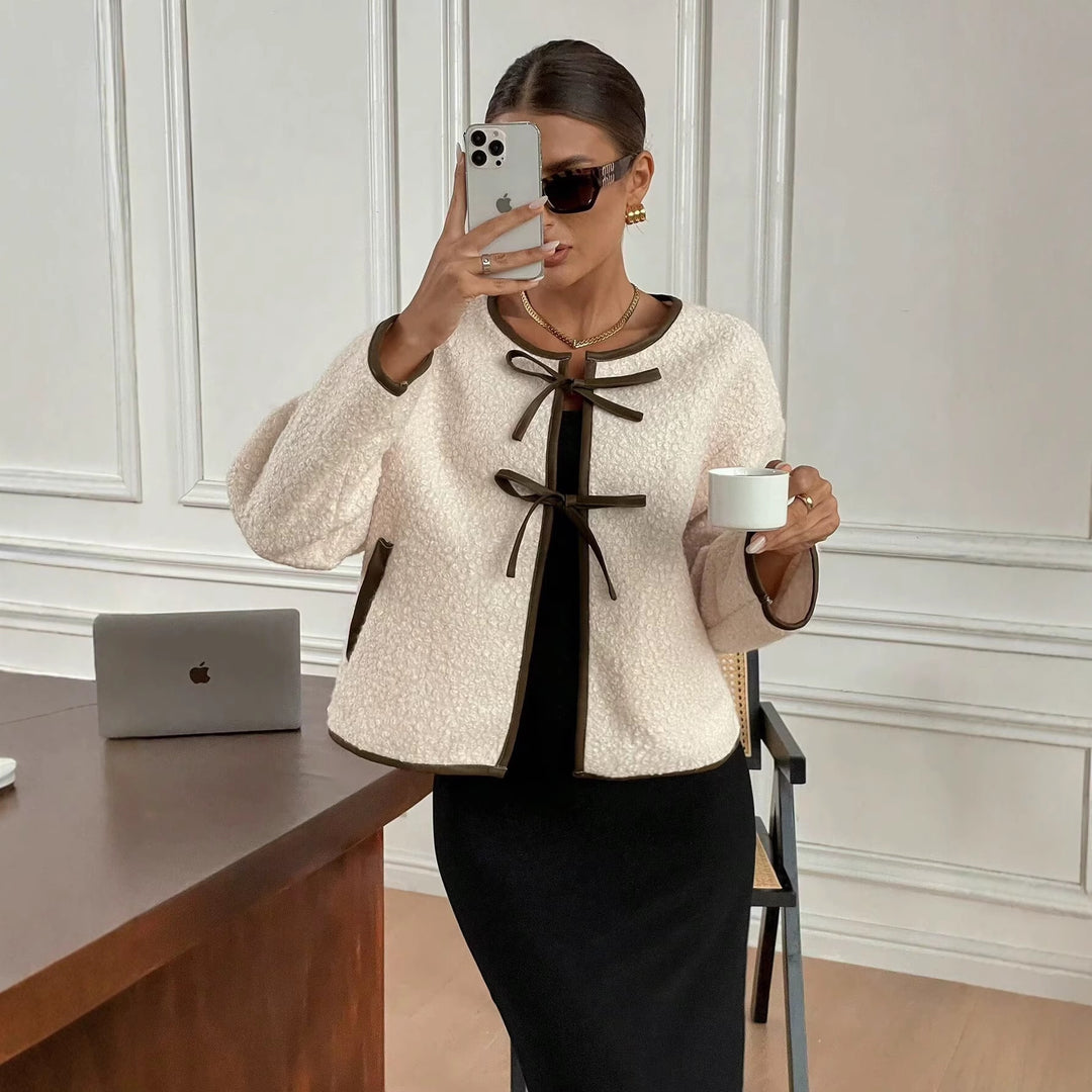 Damen Kuschelige Fleecejacke mit dekorativer Schnürung und praktischen Taschen Drune