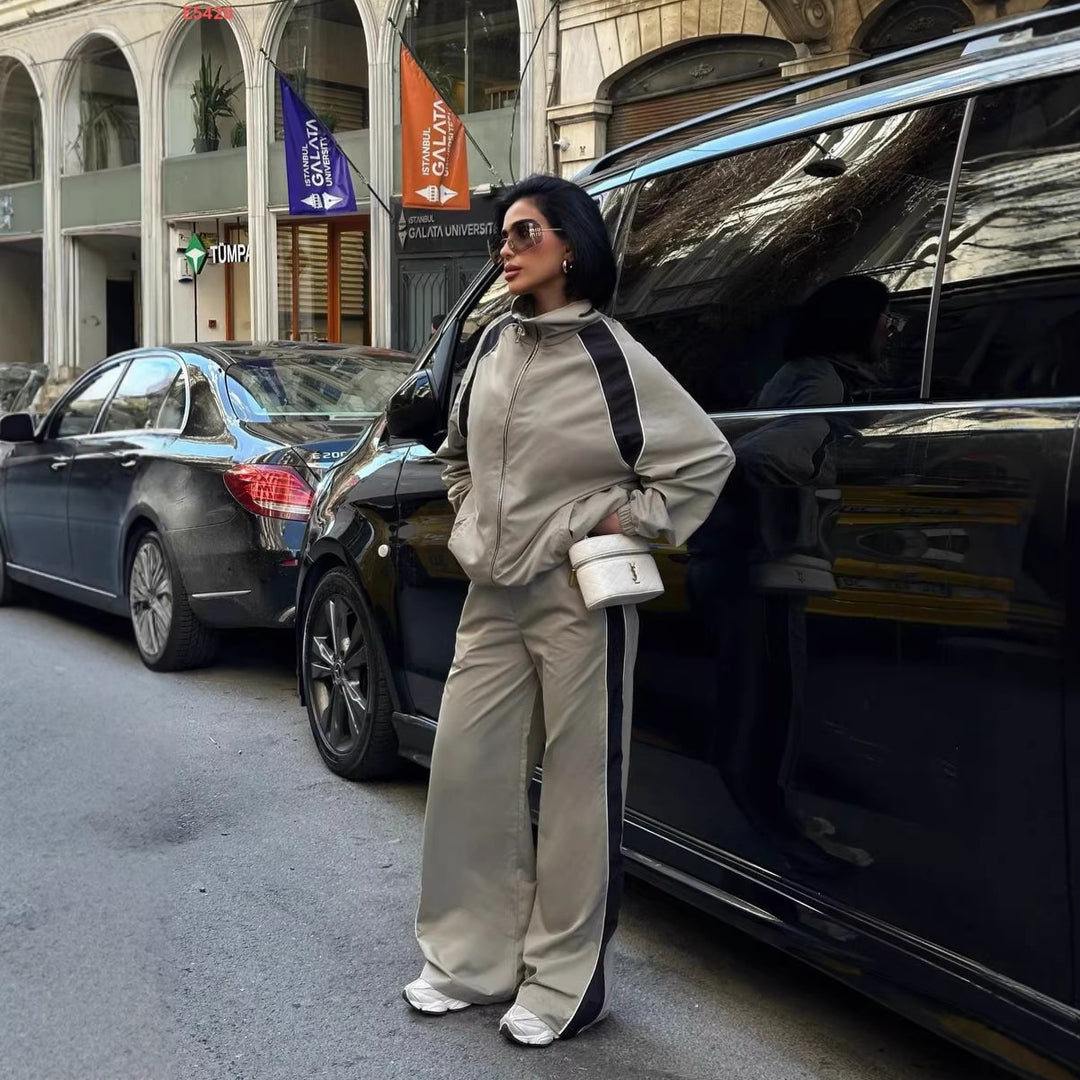 Damen sportlicher Freizeitanzug mit stylischem Reißverschluss und weitem Schnitt