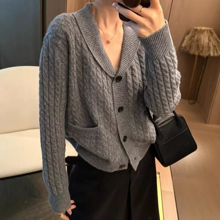 Damen Strickjacke mit doppeltem Kragen und praktischen Taschen Drune