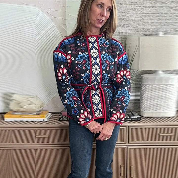 Damen Taillierte gestepptte Jacquard‑Baumwolljacke mit folklorem Blumenmuster & Bindegürtel Drune