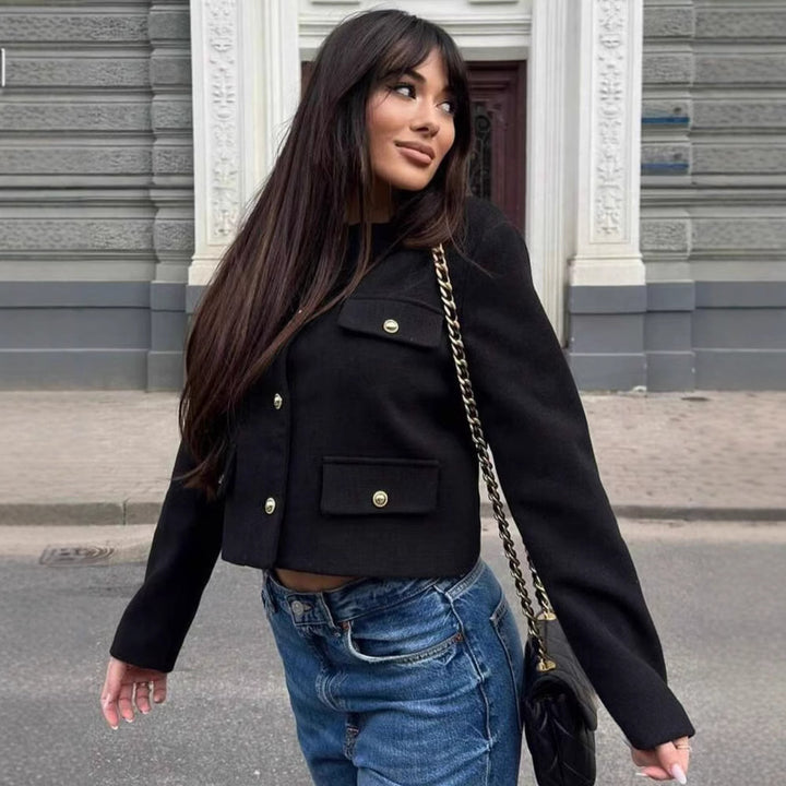 Damen Kurze Bouclé-Blazerjacke mit Rundhalsausschnitt, Zierleistentaschen und goldfarbenen Knöpfen Drune