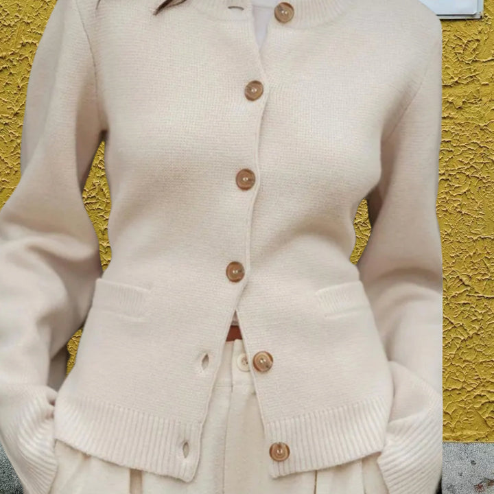 Damen Strickjacke mit eleganten Knöpfen und modernen Taschen Drune