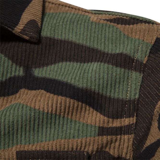 Herren nan feines Cord-Übershirt mit Brustpatten, durchgehender Knopfleiste und körpernaher Silhouette Drune