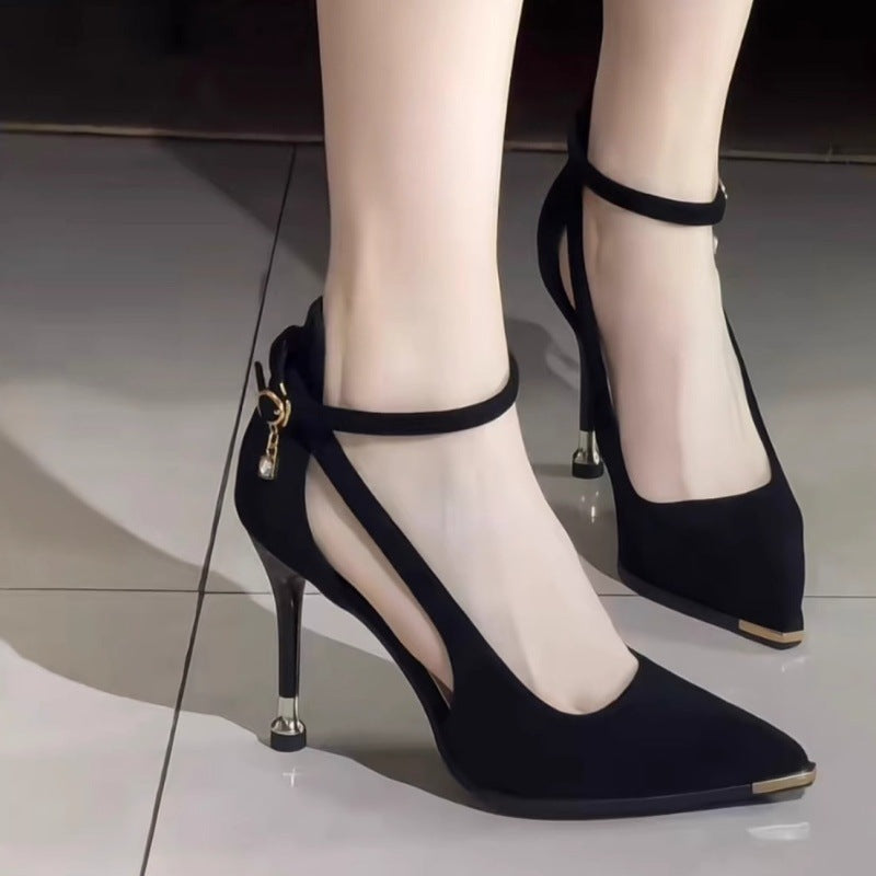 Damen elegante spitze Pumps mit Knöchelriemen Cut-Out-Seiten und zierlichem Kitten-Heel Drune