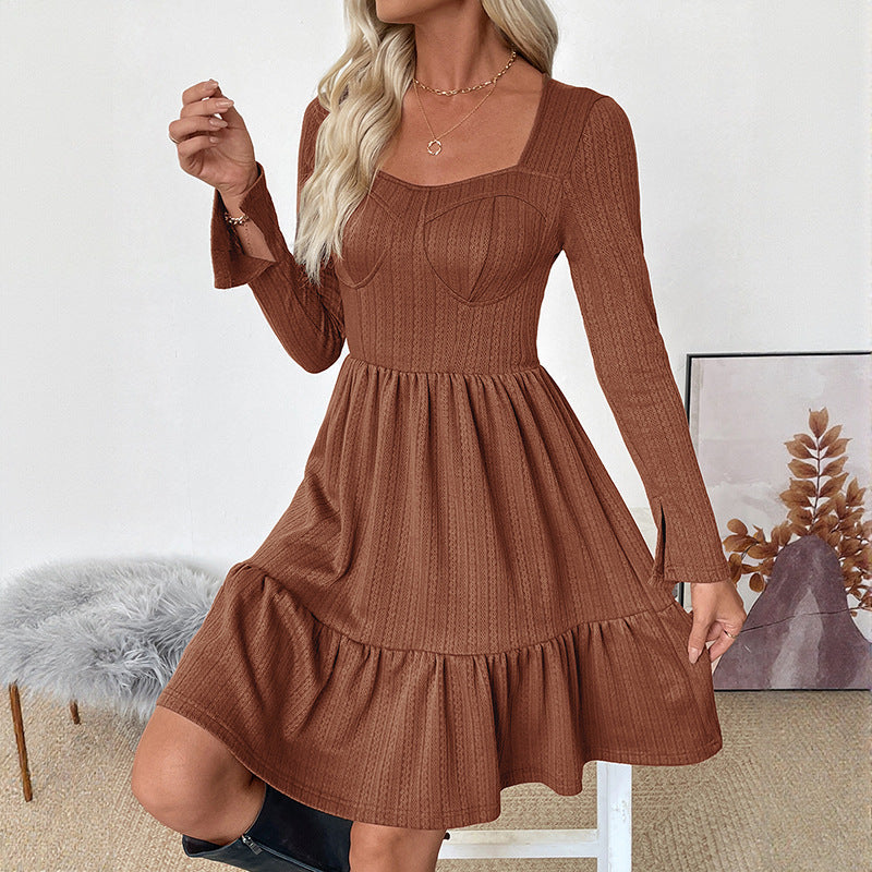 Damen Rippstrick-Midikleid mit Korsagen-Nähten, quadratischem Ausschnitt und Stufenrock Drune