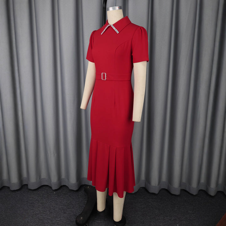 Damen Elegantes Kleid mit schwingendem Saum und glamourösen Akzenten Drune