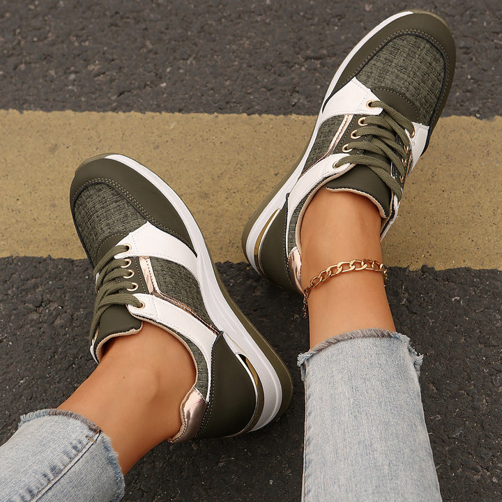 Damen sportive Keil-Sneaker mit strukturiertem Strickmix gepolstertem Komfortfußbett und goldenen Akzenten Drune