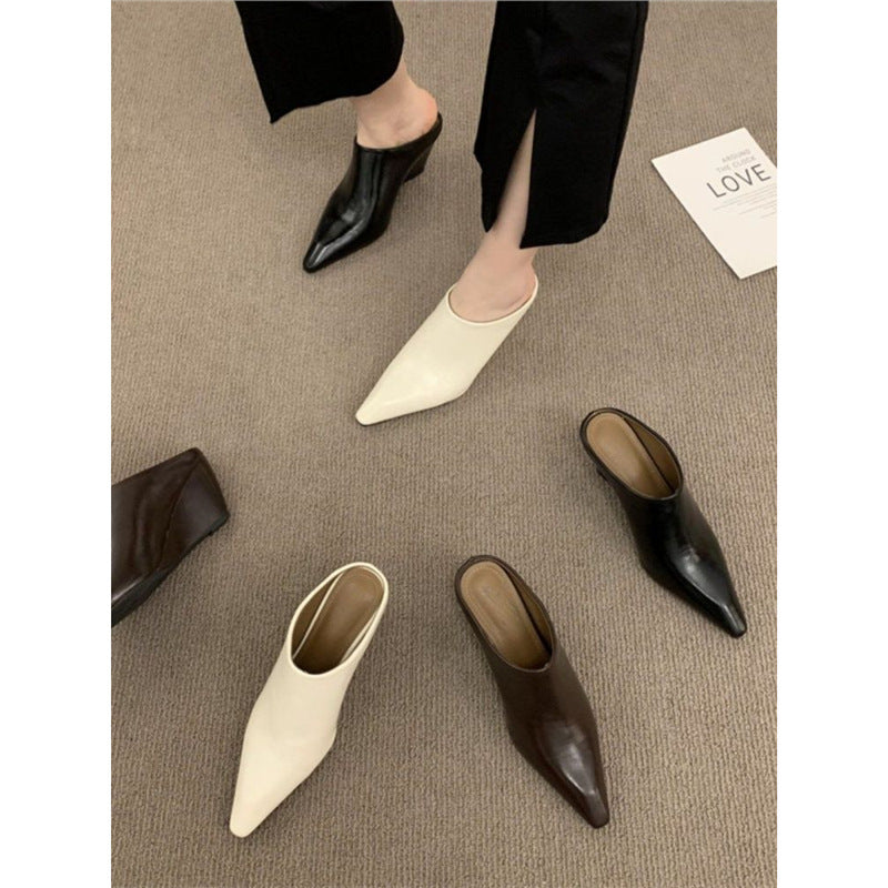 Damen Spitz zulaufende Slip‑On Mules mit skulptiertem Keilabsatz Drune