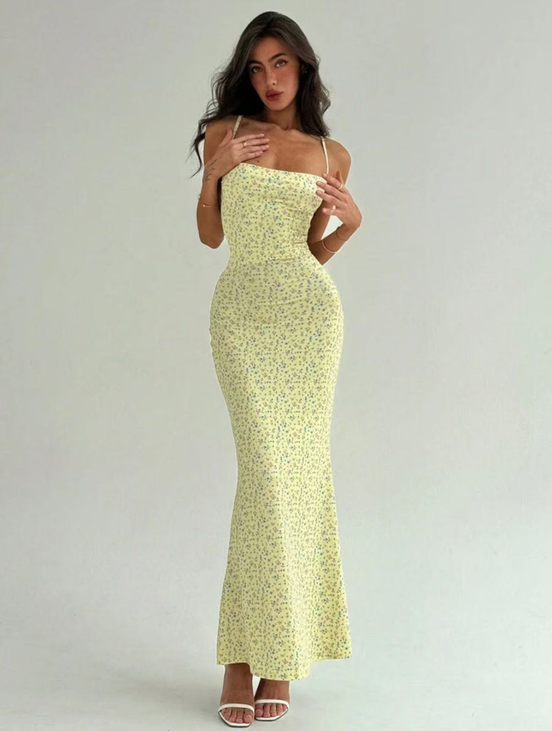 Damen Elegantes Sommerkleid mit zarten Blumenmuster und fließendem Schnitt Drune