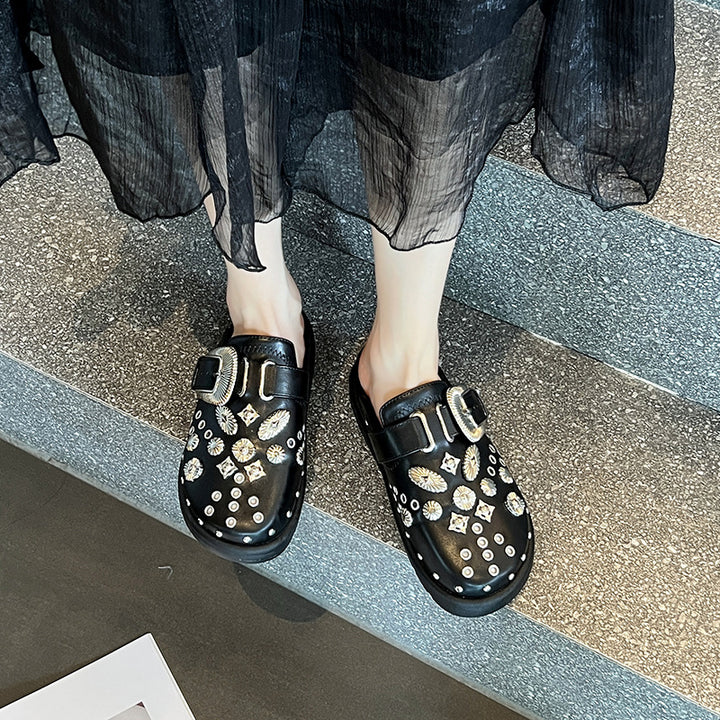 Damen Leder-Plateau-Mules mit Zierösen und dekorativer Schnallen-Applikation Drune