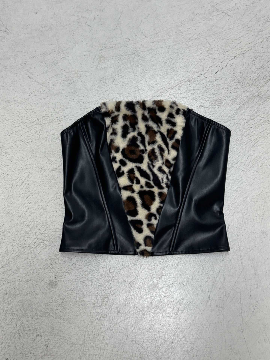 Damen Oberteil und Rockset mit Leopardenmuster und Kunstlederdetails Drune