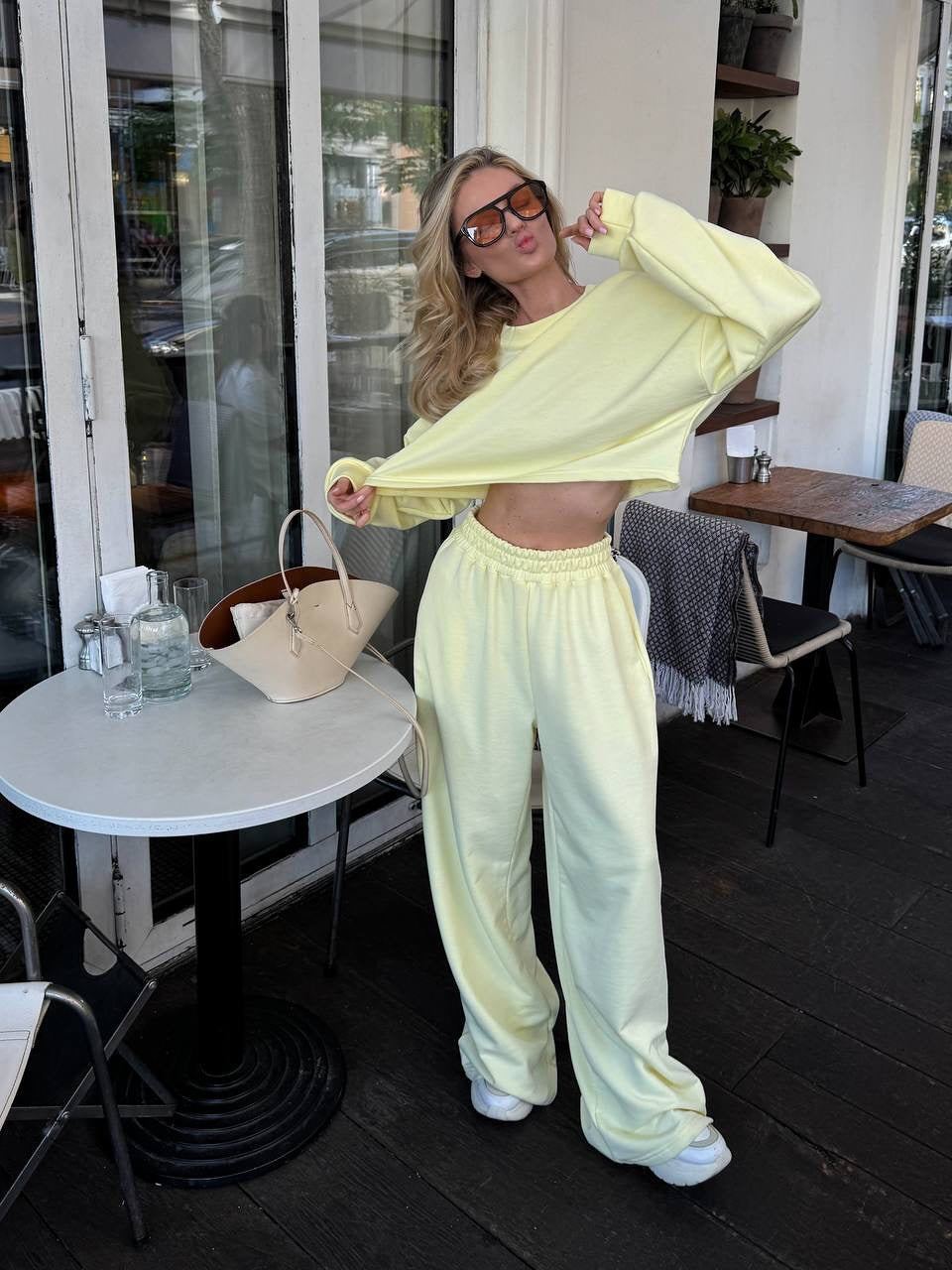 Damen Relaxed-Zweiteiler mit cropped Rundhals-Sweatshirt und extraweiter High-Waist Palazzo-Jogginghose Drune