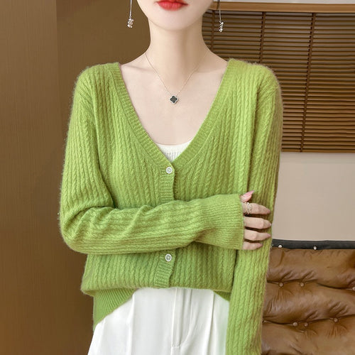 Damen Kurzgeschnittener Feinstrick-Cardigan mit V‑Ausschnitt, feiner Rippenstruktur und Perlmuttknöpfen Drune