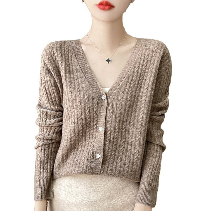 Damen Kurzgeschnittener Feinstrick-Cardigan mit V‑Ausschnitt, feiner Rippenstruktur und Perlmuttknöpfen Drune