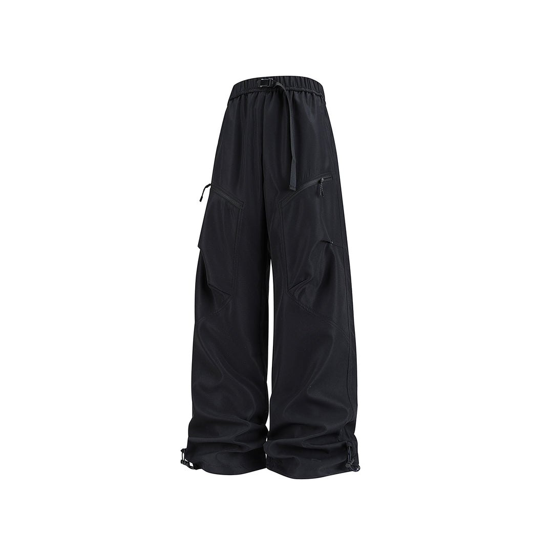 Herren Weite Technical‑Cargo‑Hose mit Tunnelzugbund, verstellbaren Beinabschlüssen und Reißverschlusstaschen Drune