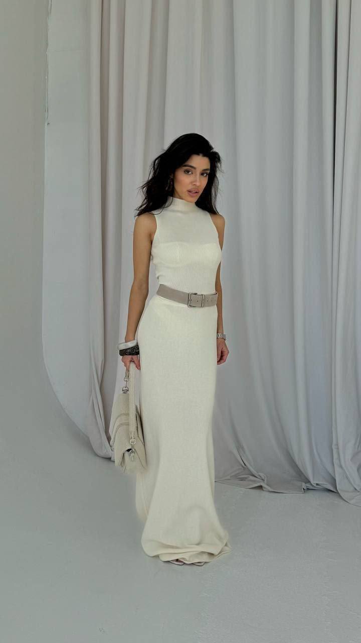 Damen Maxikleid mit elegantem Rundhalsausschnitt und taillierten Details Drune