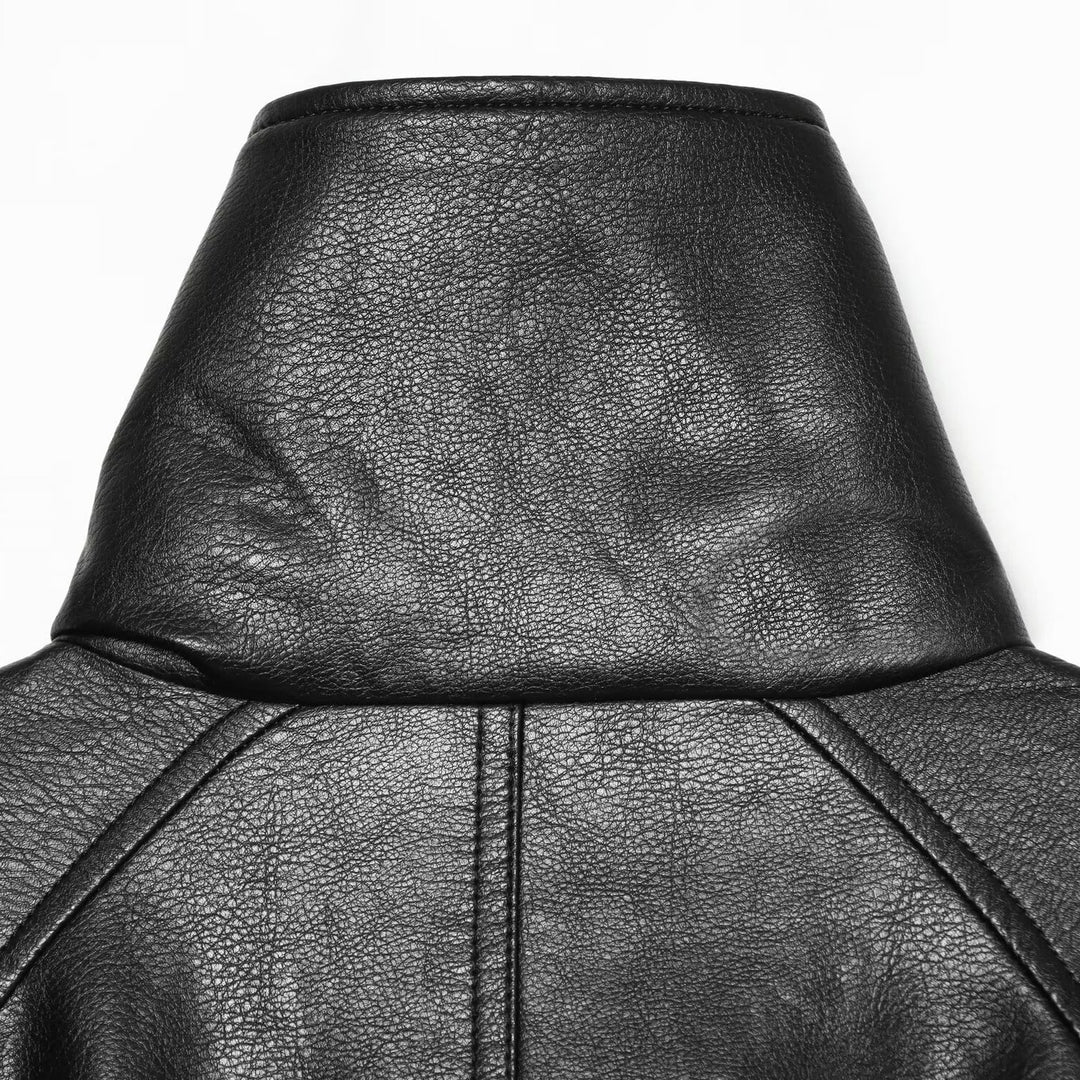 Damen Kurze Lederimitat-Jacke mit hohem Stehkragen, Doppelreihe und Kordelzugbund Drune