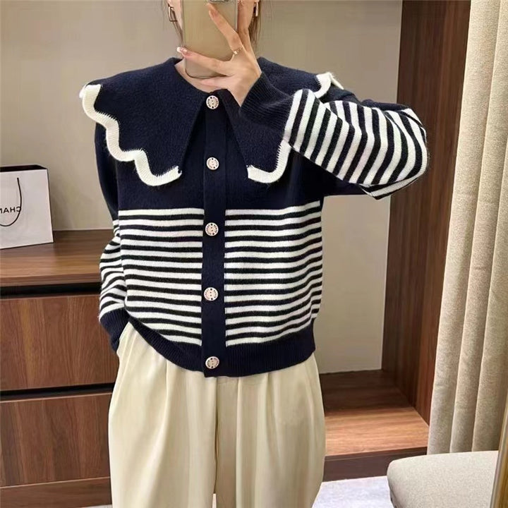 Damen Strickjacke mit großem Rüschenkragen und kontrastierenden Streifen Drune