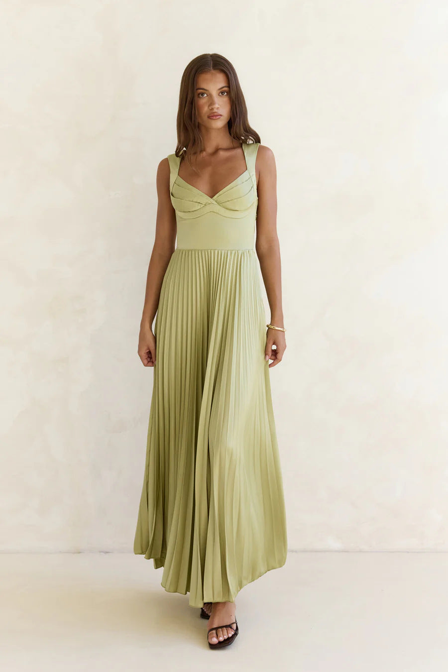 Damen Plissiertes Maxikleid mit vorteilhaftem V-Ausschnitt und femininem Design Drune