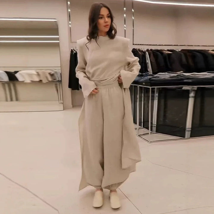 Damen Maxikleid mit taillierter Silhouette, ausgestelltem Rock und markanten Schultern Drune