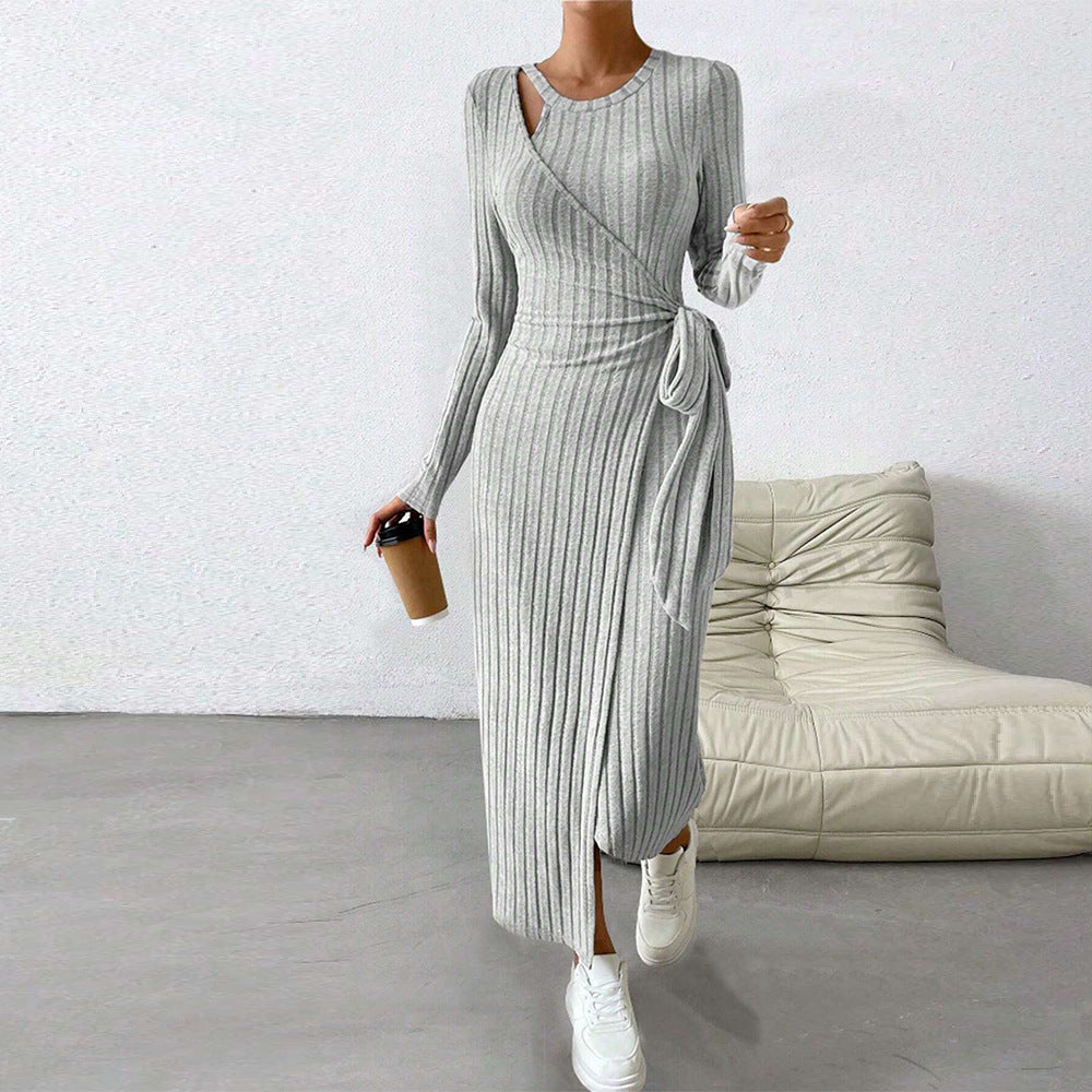 Damen geripptes Midikleid mit Wickeloptik, Taillenbindegürtel, One-Shoulder Cutout und seitlichem Beinschlitz Drune