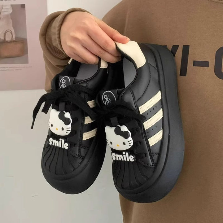 Damen Plateau Sneakers mit verspielten Hello Kitty Applikationen Drune