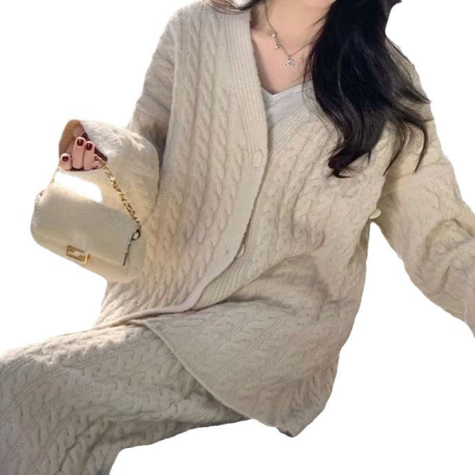 Damen gestricktes Ensemble mit strukturiertem Cardigan und Rock Drune