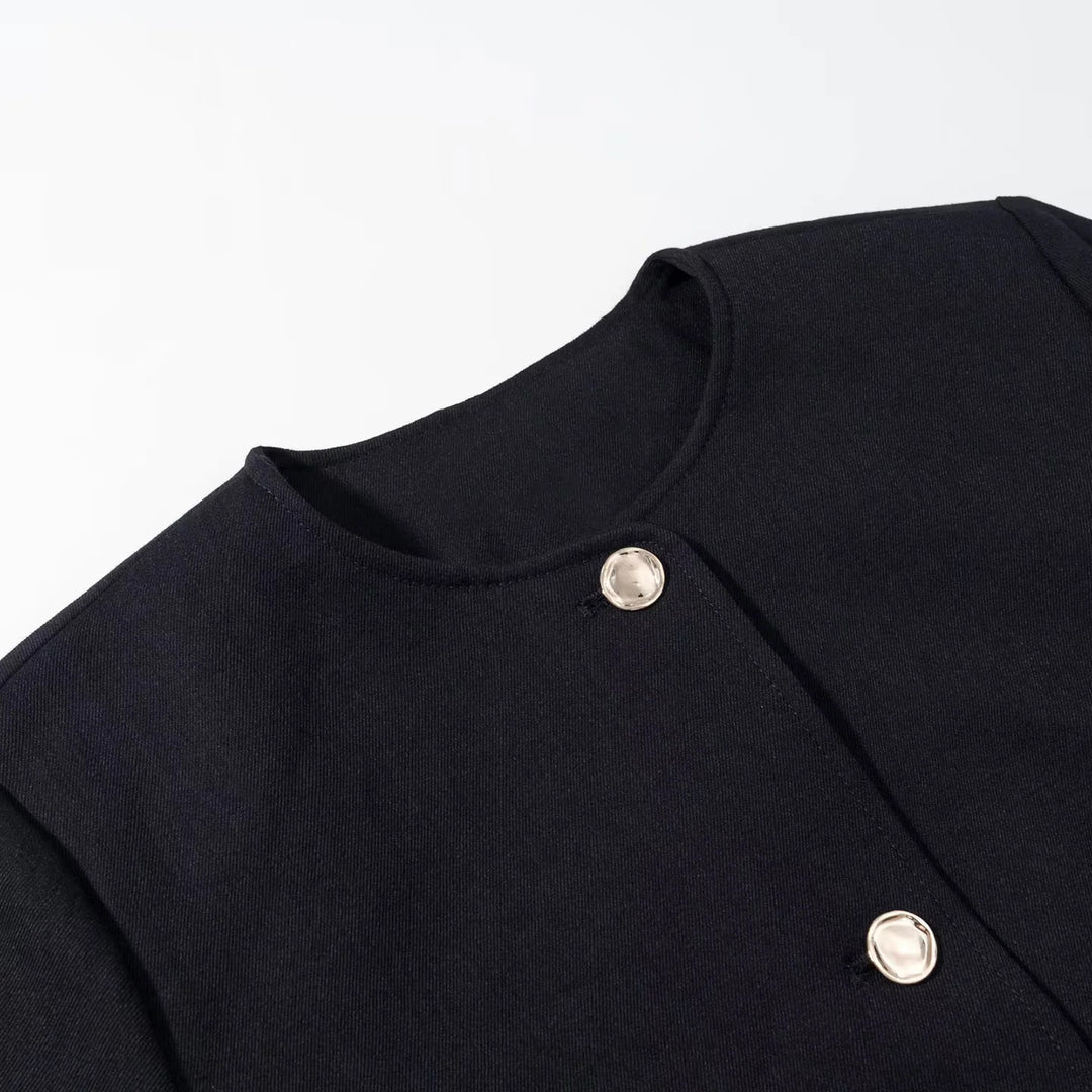 Damen nan taillierte Kurzjacke mit Rundhalsausschnitt dekorativen Schmuckknöpfen und Leistentaschen Drune