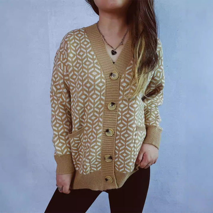 Damen Strickjacke mit geometrischem Muster und goldenem Knopfdetail Drune