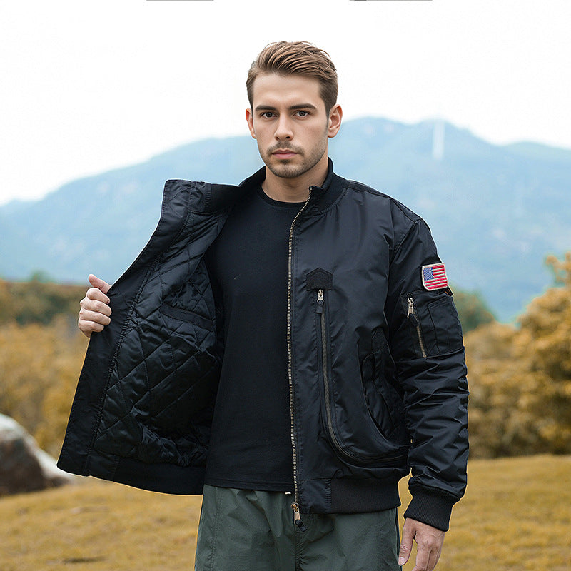Herren modische Bomberjacke mit isolierendem Innenfutter und praktischen Taschen Drune
