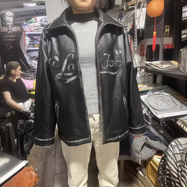 Damen nan oversized Kunstlederjacke mit Schalkragen und geprägter Logostickerei Drune