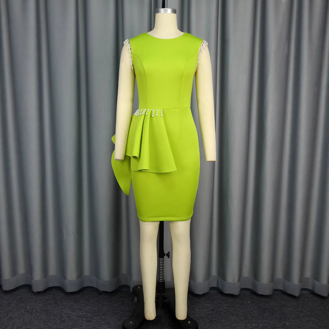 Damen skulptiertes Kleid mit asymmetrischem Volant und Perlenakzenten Drune