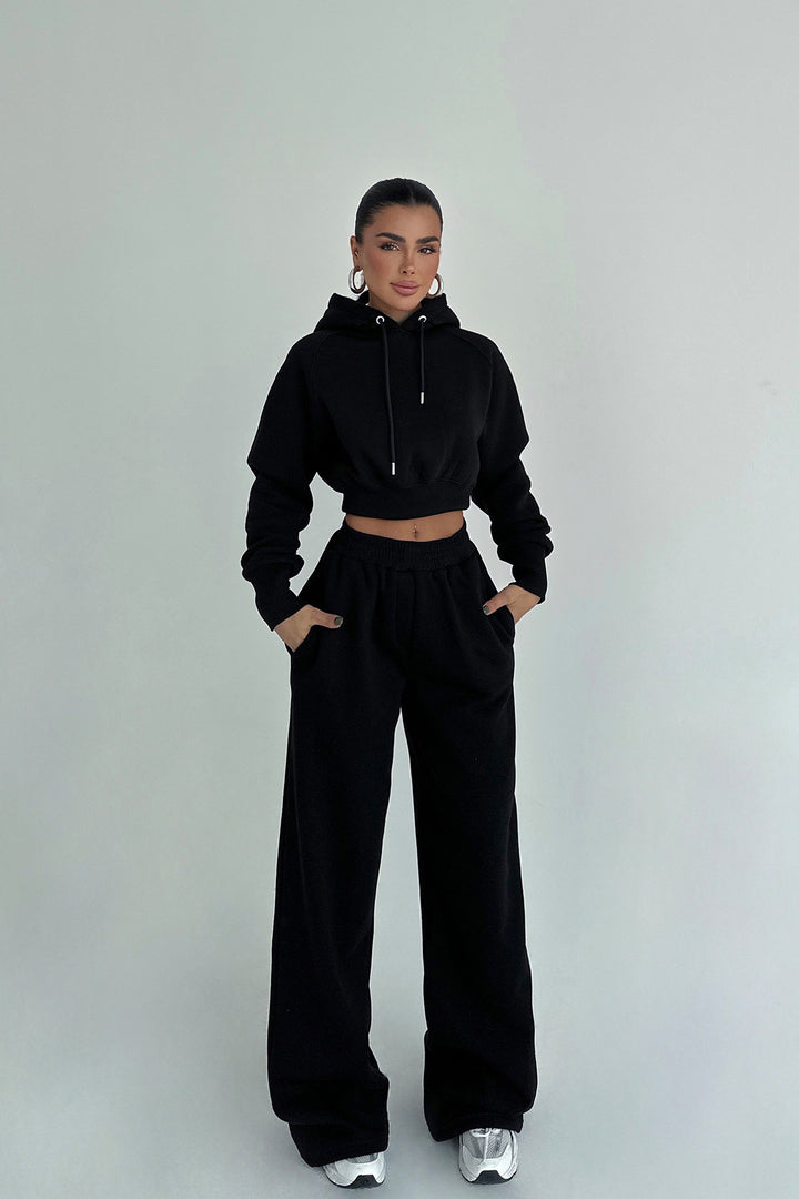 Damen cropped Hoodie und weite Jogginghose im lässigen Design Drune