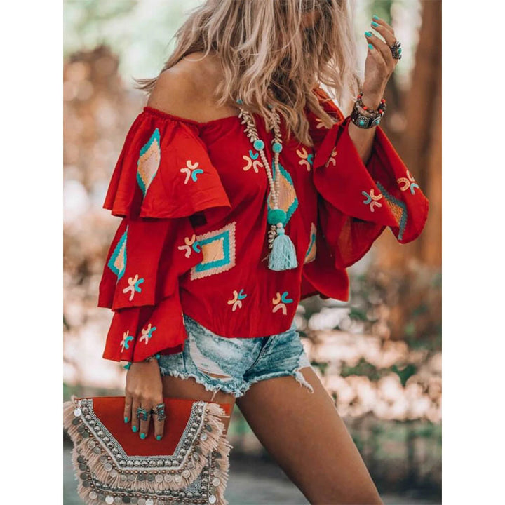 Damen Boho-Top mit Carmenausschnitt, gestuften Volantärmeln und aufwendiger Stickerei Drune