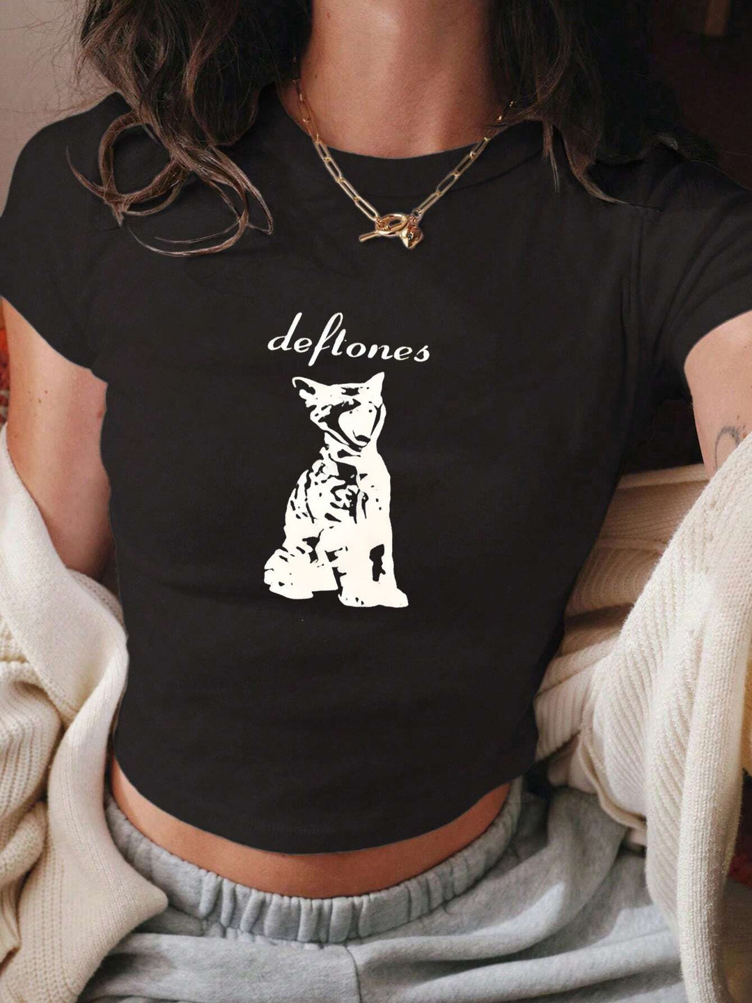 Damen T-Shirt mit funkelndem Discokugel-Motiv und zeitgemäßem Schleifendetail Drune