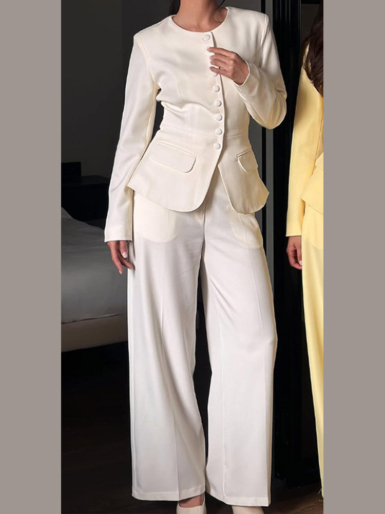 Damen Taillierter Blazer mit Rundhalsausschnitt, dekorativen Stoffknöpfen und Pattentaschen Drune