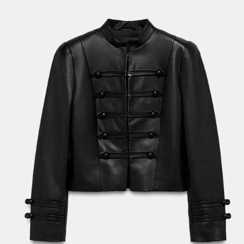 Damen Kurz geschnittene Kunstleder‑Militärjacke mit Stehkragen und Zierkordeln Drune