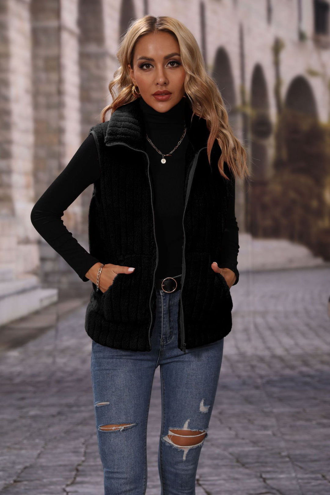 Damen Fleece-Weste mit strukturiertem Material und praktischen Taschen Drune