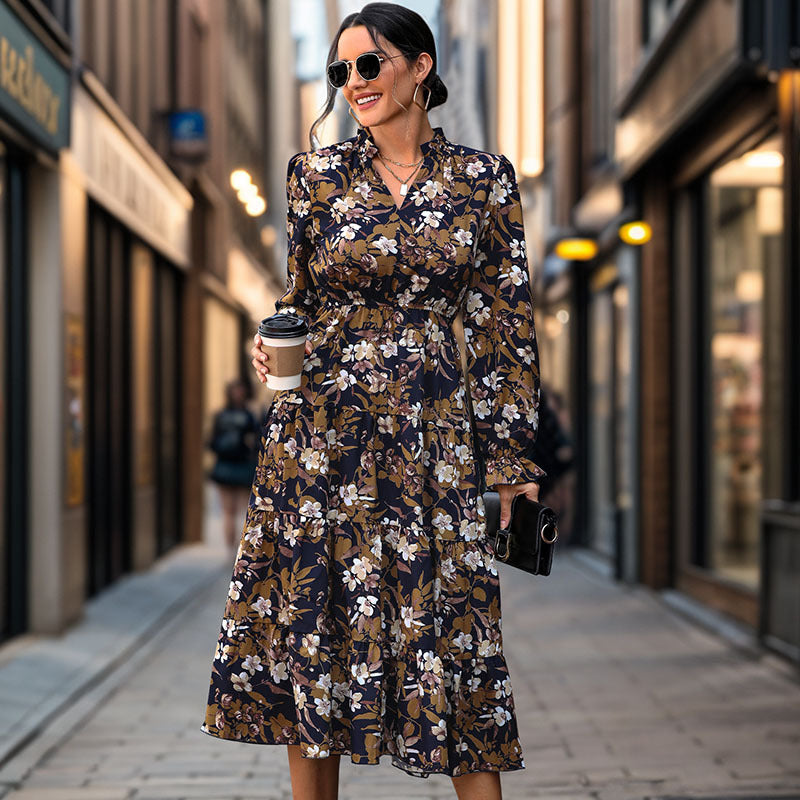 Damen Midikleid im Vintage-Floraldessin mit Stehkragen, Smok-Taillierung und Stufenrock Drune