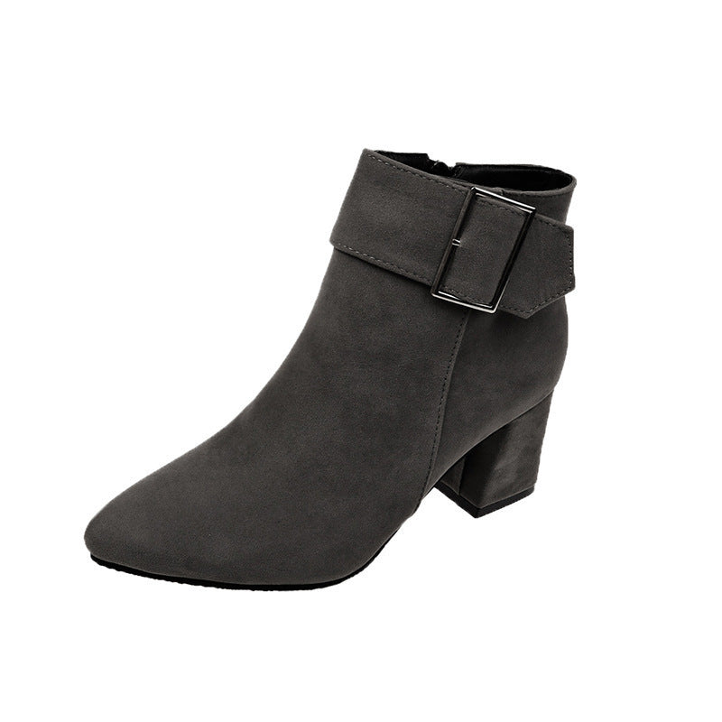 Damen nan elegante Wildlederoptik Stiefelette mit mittelhohem Blockabsatz und breitem Schnallenriemen Drune