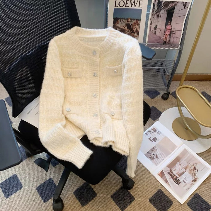 Damen weich strukturierte Strickjacke mit Knopfdetail und Taschen Drune