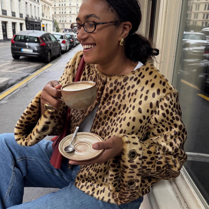 Damen Kurzblouson aus Kunstfell mit Leopardenmuster, Boxy‑Silhouette & weitem Ärmel Drune
