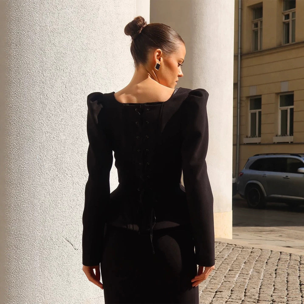 Damen Tailliertes Korsagen-Blazer-Top mit quadratischem Ausschnitt, Schößchen und betonten Schultern Drune
