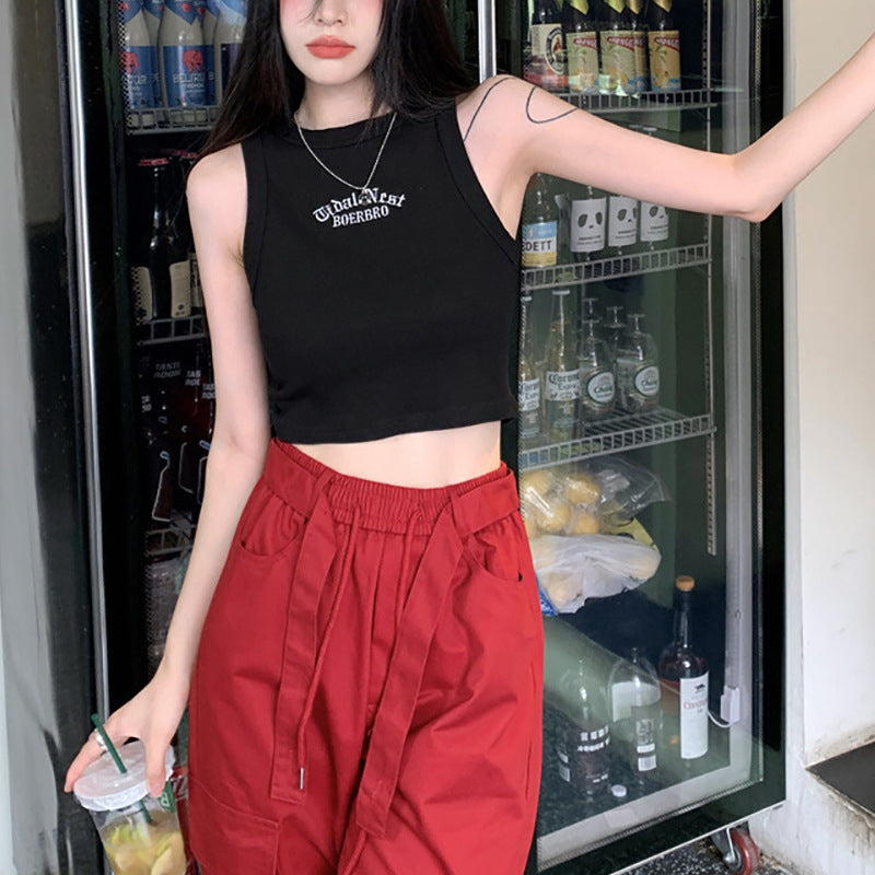 Damen-Crop-Top mit hohem Kragen und dezentem Schriftzug Drune