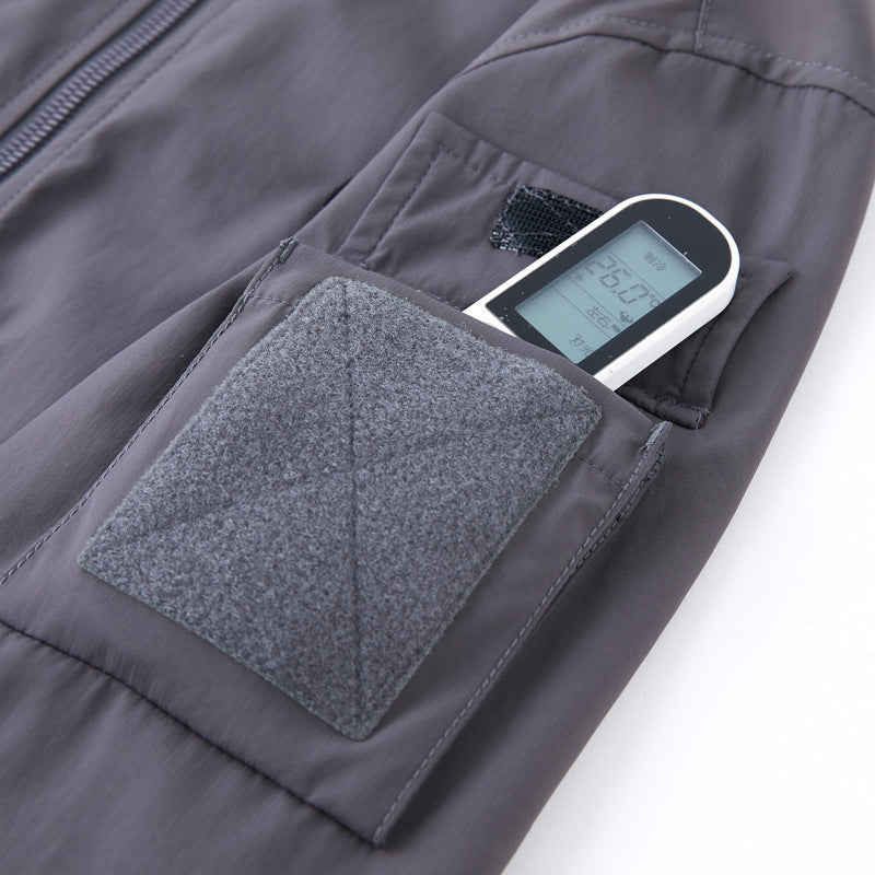 Herren minimalistischer Nylon-Bomber mit wattierter Innenlage und Ärmel-Pattentasche Drune