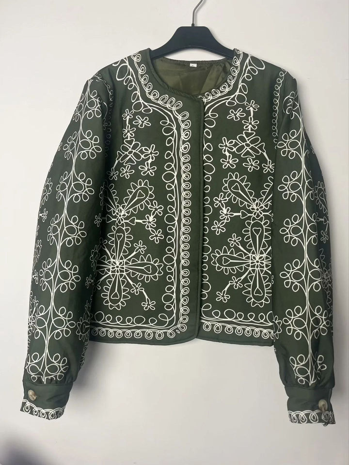 Damen nan gesteppte Kurzjacke im ornamentalen Bandana‑Print mit Rundhalsausschnitt und Zierpaspel Drune