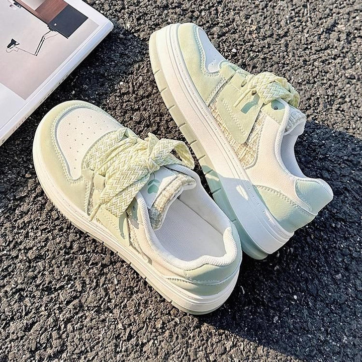 Damen Freizeit-Sneaker mit zweilagiger Wedgesohle, Tweedpaneel und geflochtenen Schnürsenkeln Drune